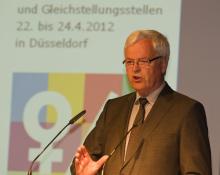 Parlamentarischer Staatssekretär Dr. Herman Kues (BMFSFJ)