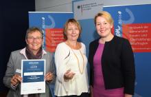 2. Platz Gender Award 2018 Stadt Frankfurt am Main mit Bundesministerin Dr. Giffey